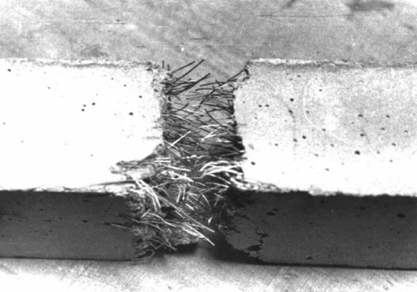 Ocel může být použita v betonových nosníků
