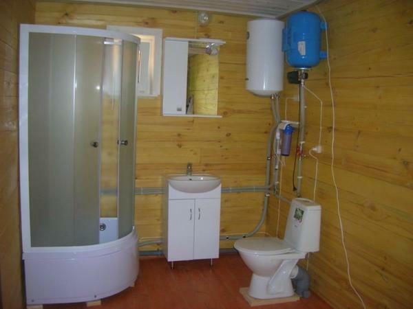 Kylpyhuone mökillä: ulkosuihku ja WC saman katon alla, projektin omin käsin, mukavuutta, suunnitelma, jonka mitat inkrementaalisen yhdistämisen