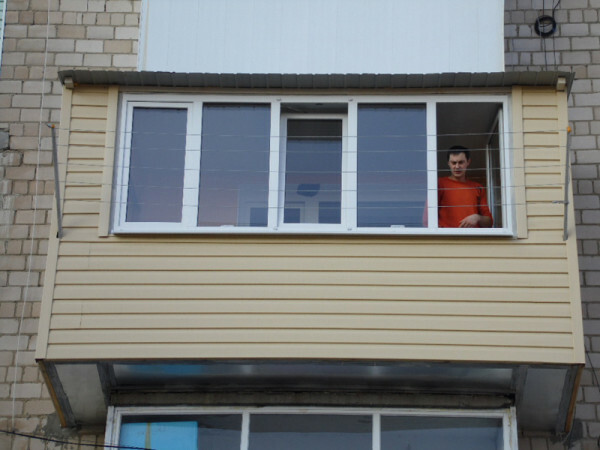 Acabado exterior extendida balcón apartadero
