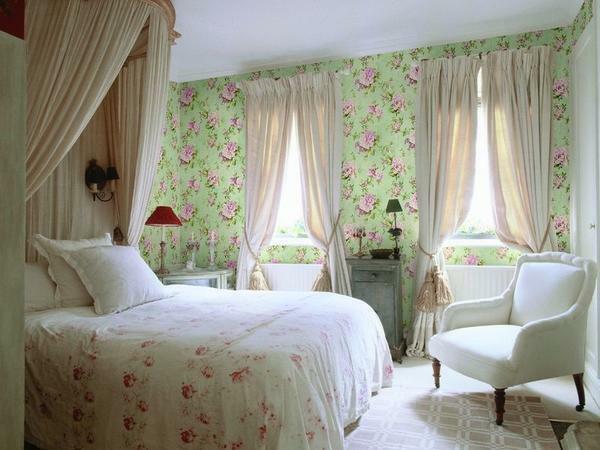 Vybaviť izbu v rekreačnom dome sa dobre hodí tapety v štýle Provence