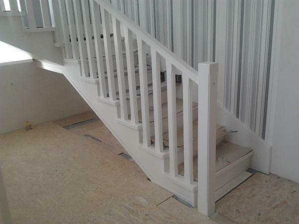 Ridicarea balustradele pentru scări, ar trebui să ia în considerare calitatea și caracteristicile