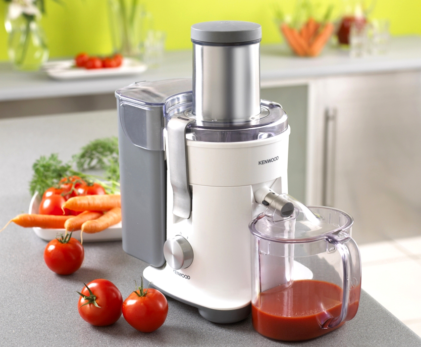 Tomato juicer: a way to get homemade juice