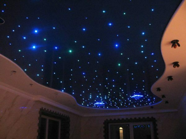 Vzhľad simuláciu nočnej oblohy strop.