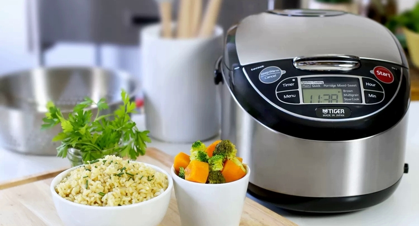 What is the best pressure cooker-multicooker: customer reviews of popular models