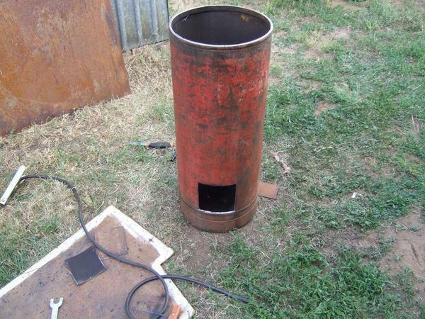 Čvrsta spaljivanja goriva štednjaci iz plinskog cilindra: štednjak s rukama, raditi u garaži, kotao na drva za video, domaće propan