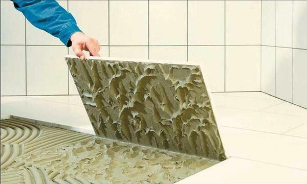Dlažba na sádrokartonové desky v koupelně: lepidla a položením, zda položení dlaždice lze vložit na vlhkosti odolné keramiky