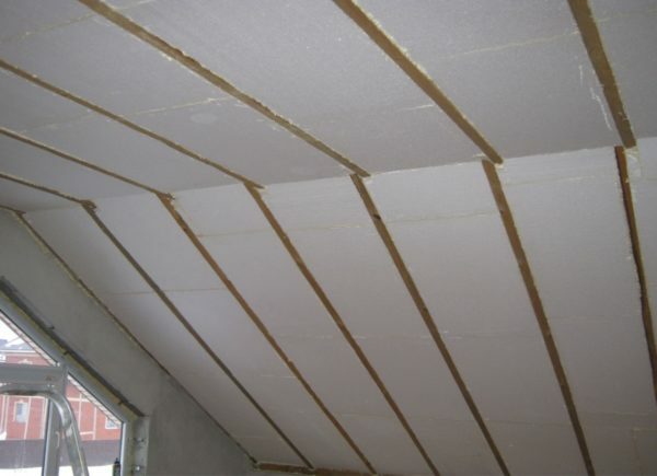 Isolation du coût de polystyrène de toiture est pas cher par rapport à d'autres appareils de chauffage