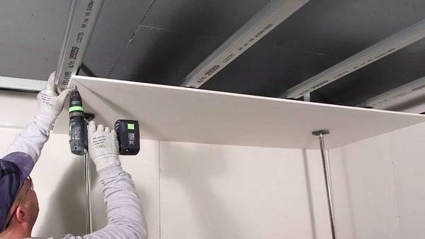 De installatie van PVC-panelen niet veel kosten vereisen, en het proces is heel eenvoudig en snel