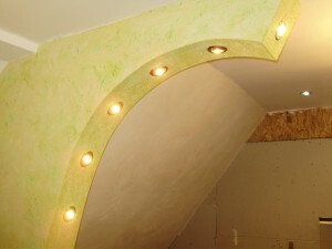 Reparar apartamento de un dormitorio con sus manos: el diseño de una pequeña cocina con un nicho