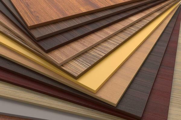 Vrstvená drevotriesky - najlepší materiál pre obliekanie, ktorý má najvyššie prípustné zaťaženie a prijateľné ceny