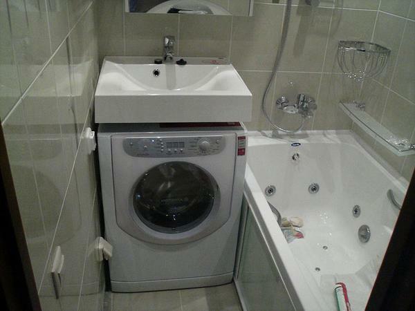 Powłoka z pralki: umywalka na maszynie, instalacji i fotografii, a zlew stiralka, próżność Grzybienie