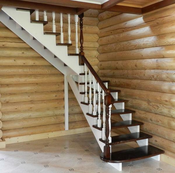Zrób drabinę do wygodnej i bezpiecznej wspinaczki na drugim piętrze, można korzystać z dobrze wybraną wysokość i szerokość schodów