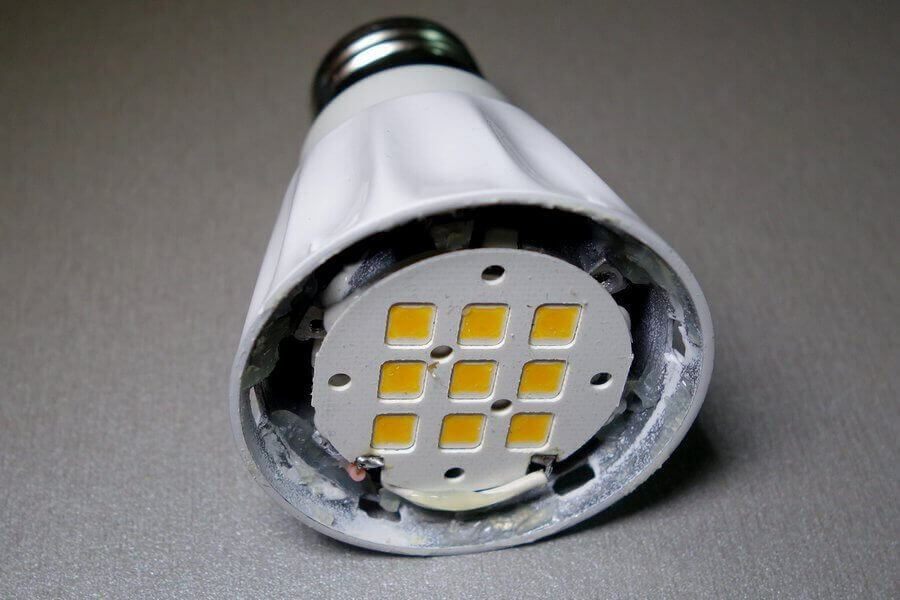 מנורת LED: מכשיר, עקרון הפעולה, היישום