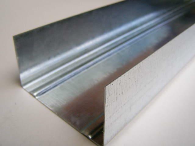O guia de gesso: um perfil e dimensões como a montagem, a instalação e montagem de GCR de alumínio, como está