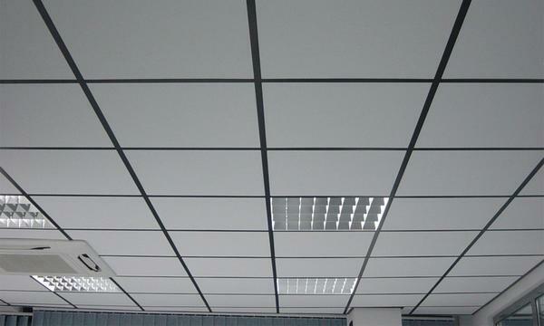 The ceiling made of metal panels will last a long time, as the panels are made with quality material