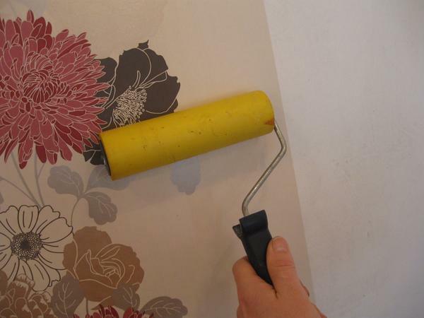 When gluing wallpaper, it is important to consider their appearance, use high-quality adhesives, follow simple instructions