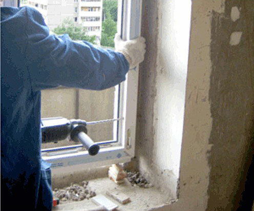 Oprava ložnice Chruščov: instalace nových okenních rámů