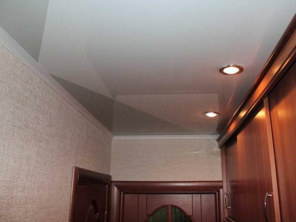 soffitto lucida in sala - una perfetta aumento spazio visivo