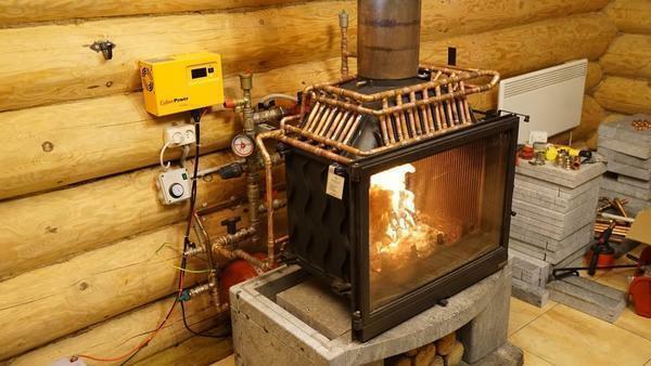 V odsotnosti plina in dovolj električne energije, majhne hiše toplotno uporabo drva