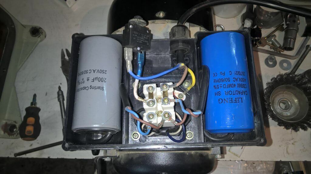 Condensatormotor: apparaat, werkingsprincipe, aansluitschema