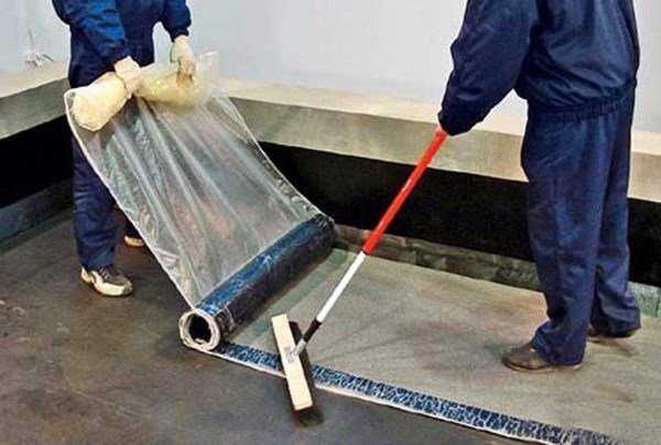 Podlaha Hydroizolace odstranění vlhkosti ve sklepě