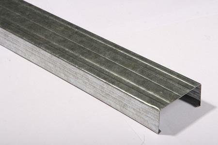 Metallprofil för byggnadskonstruktionen, på vilken därefter fästs gipsskivor eller annat material