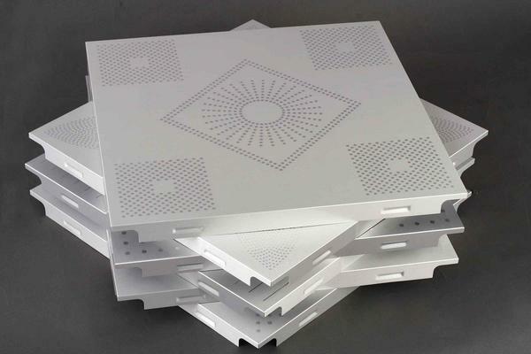 Deckenplatten aus Schaum: wie das Foto zu kleben, Polystyrol Dekoration, Design, Video, wie man malt