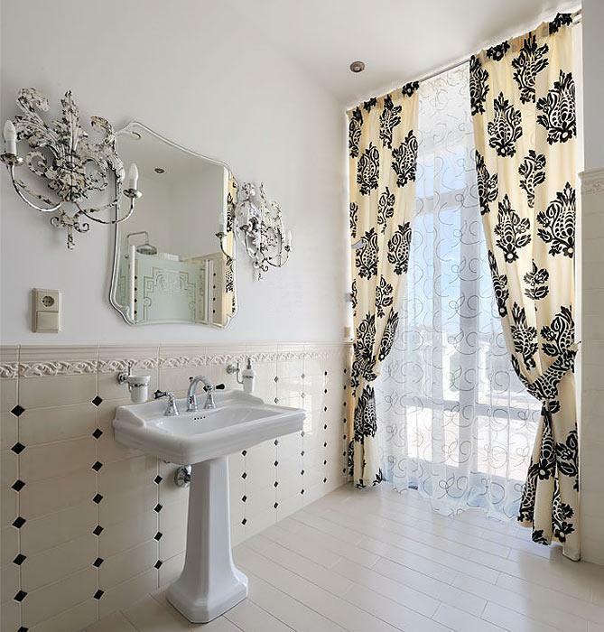 Rideaux dans la salle de bain: une photo, un rideau sur la fenêtre okormit fotoshtorami rideaux beaux romains, conception