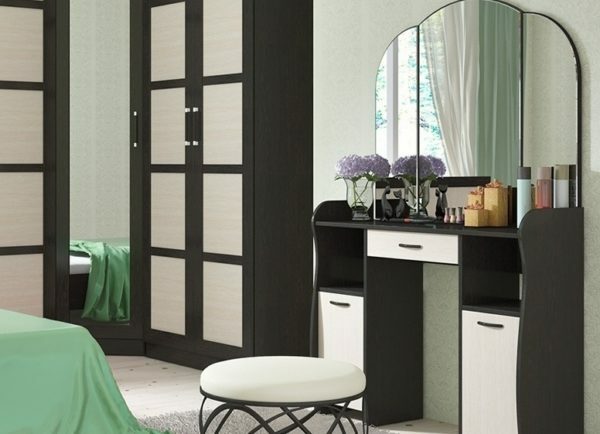 Dressing table shared with trellis surface storage