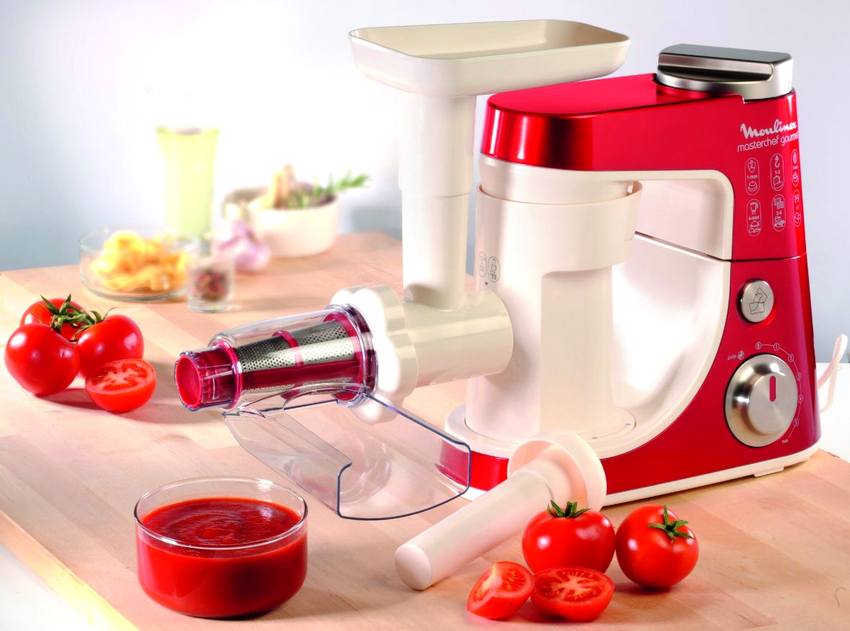 מסחטת מסחטות חשמלית נחשבת לאפשרות הטובה ביותר להשגת מיץ עגבניות.