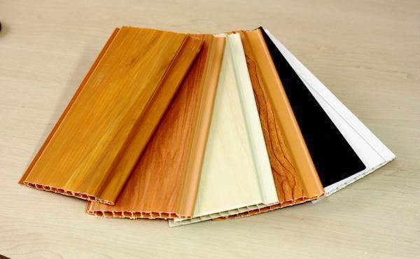 Plastic ceiling: photo plates, types of corners and details, dimensions for interior, harmful