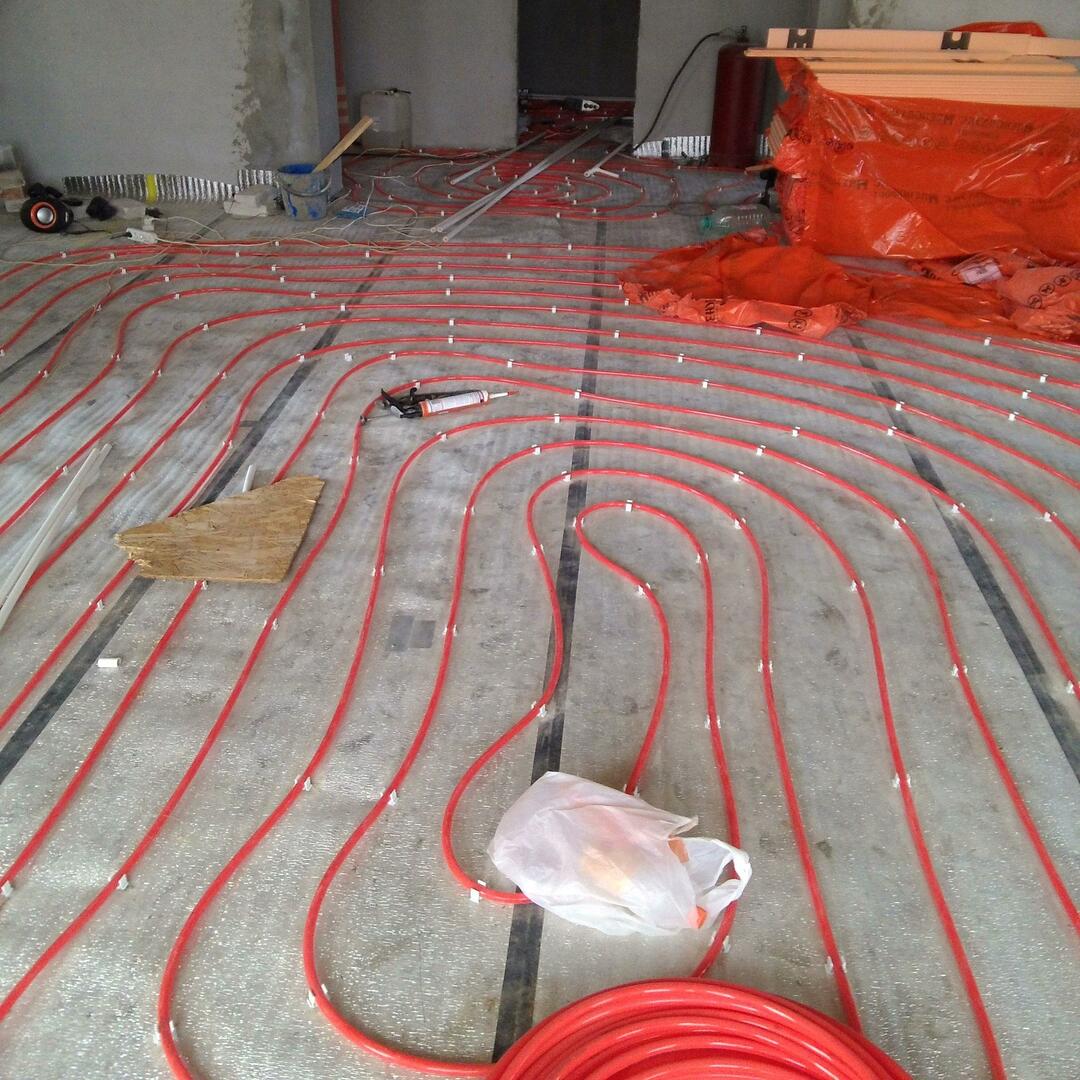 Zosieťovaný polyetylén: potrubie pre podlahové kúrenie, vyšívané propylénové plastickej hmoty, video a inštaláciu s ich vlastných rúk