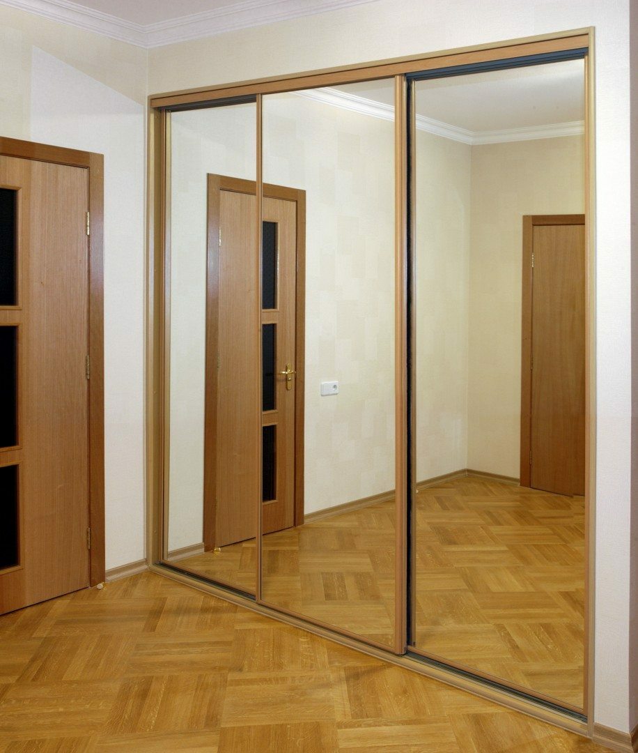 Couloirs dans le couloir: options intégrées et d'autres, vidéos et photos