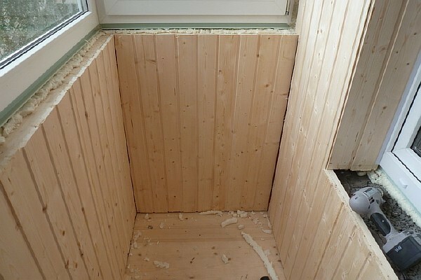 Instalarea de paturi supraetajate din lemn