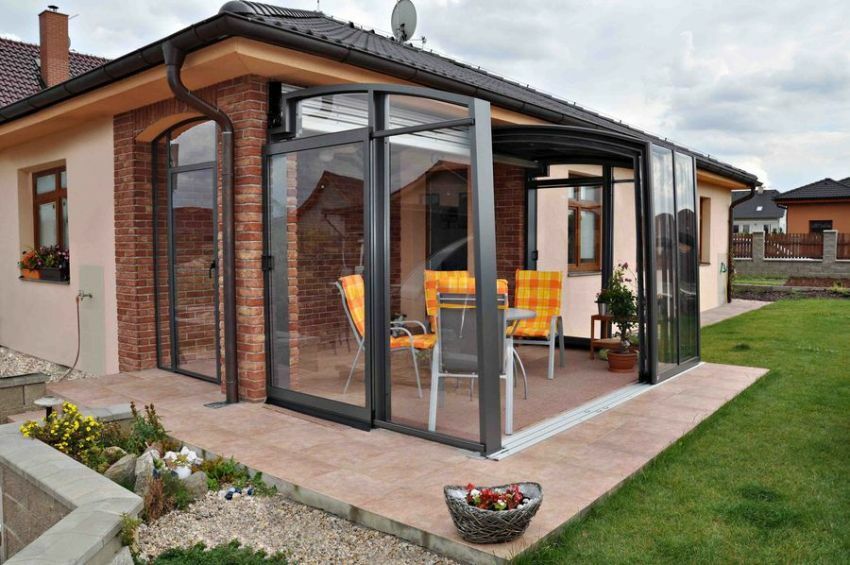 Terrassen en veranda's aangebouwde garage: indoor en outdoor design, interieur design, video en foto's