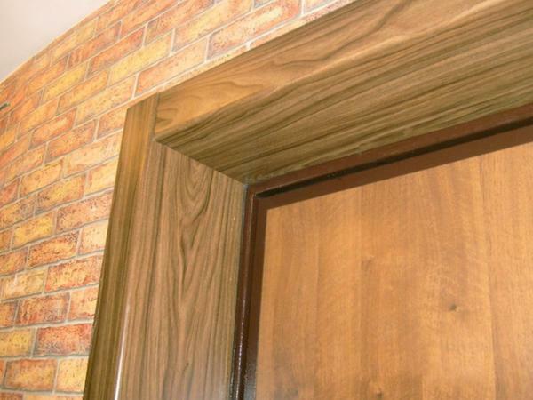 Pentes de plaques de plâtre: la porte avec ses mains comme faire une entrée, boiserie de la fenêtre et de l'équipement, l'installation de la LCM