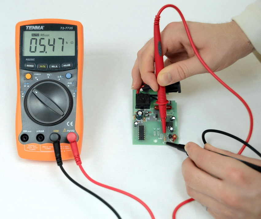 Da bi se utvrdilo stanje tranzistora, potrebno je testirati svaki element