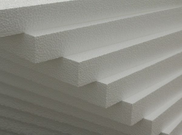 Diperluas polystyrene memiliki struktur granular terdiri dari pelet diisi dengan udara. Ini memberikan karakteristik yang baik dan karakteristik kinerjanya