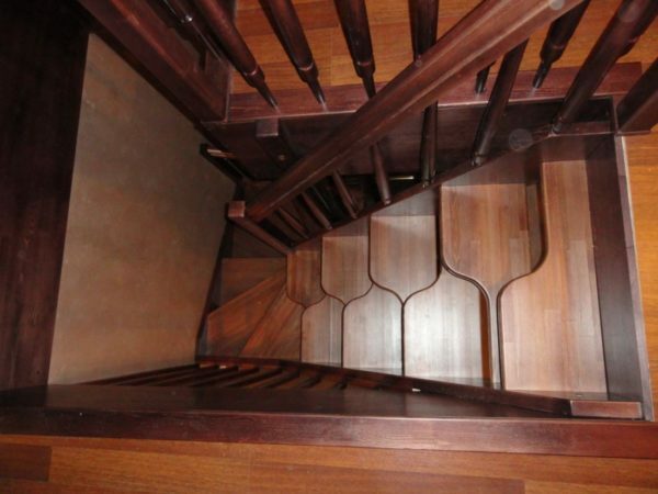 Stairway korak lahko raca kot čez 45 stopinj