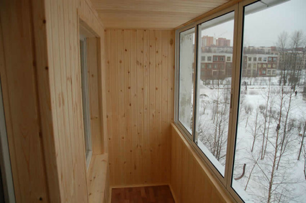 Sasilšana - ir vēl viens plus, kas nodrošina apdares balkoni odere