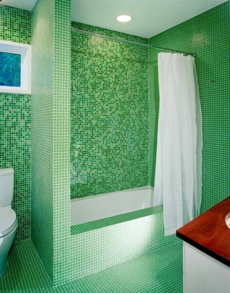 Sádrokarton obložení a mozaikové výzdoby dát Tato koupel nádherný výhled!