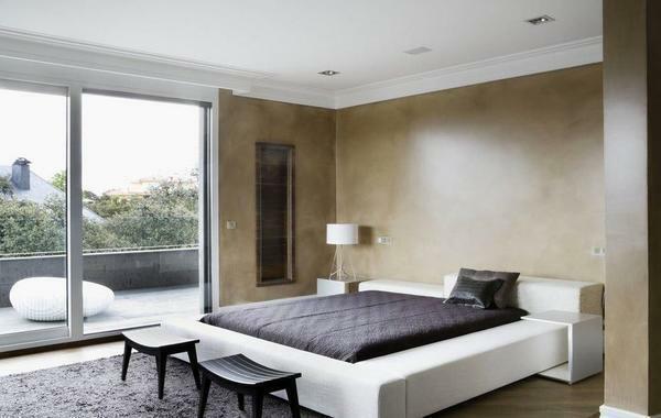 Spálňa v modernom štýle: fotkou a interiérového dizajnu, súprava a nábytok, talianskej kúpeľne, svetlé a moderné slúchadlá s mikrofónom