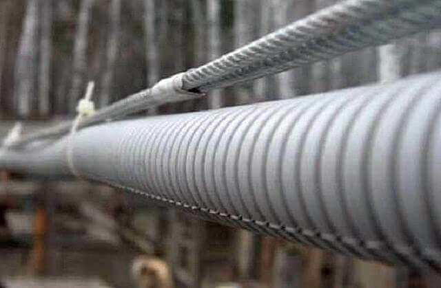 Corrugated cable on a rope