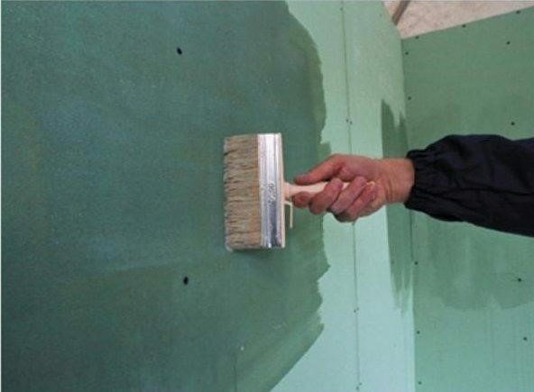 EN 10 puede ser utilizado como un cebador para paneles de yeso y otros materiales de acabado