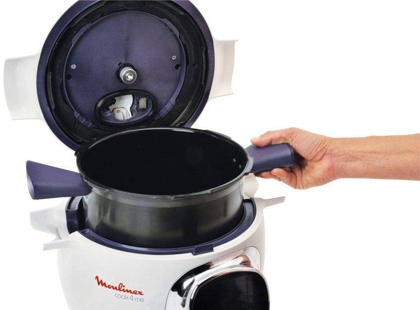 Multicooker Moulinex CE 701132 je vybavený keramickou miskou