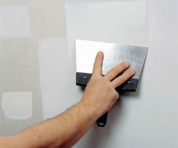 Para terminar las superficies en la habitación es mejor utilizar las placas de yeso de alta calidad