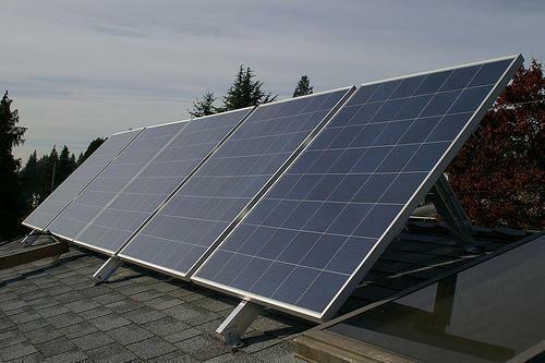 Para a célula solar foi o mais produtivo, é necessário dirigir-lo exatamente no sol, dependendo da época do ano