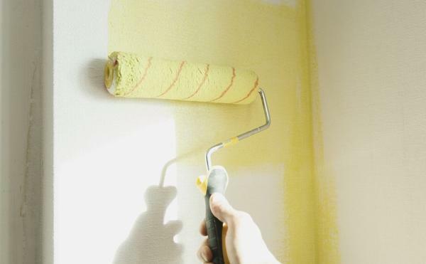 How to glue vinyl wallpaper on a non-woven base: Italy on video, correct sticking, pros and cons, Germany