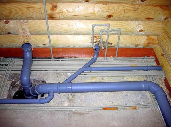 Mali nagib kanalizacijskih cijevi - važan uvjet za regeneraciju privatnoj kući vodotvedeniya sustava