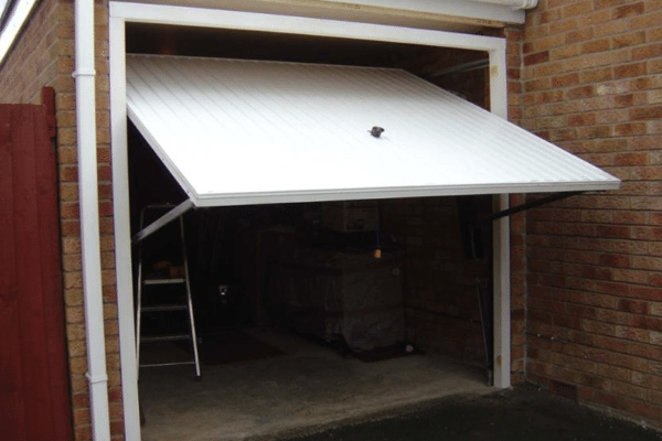Garažna vrata morajo biti ne le zanesljive, temveč tudi udobna